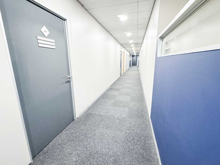 To Let Commercial Property for Rent in Mowbray Western Cape